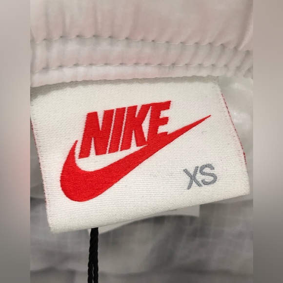 Stussy x Nike Thermore® Ecodown® puffer skirt made with ecodown fibers S… - Picture 6 of 14